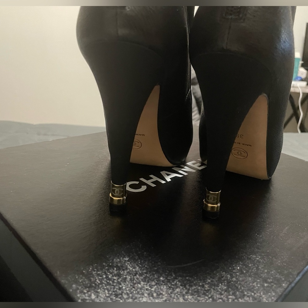 Gorgeous Chanel Leather High Heel Ankle Boots. - Picture 5 of 5
